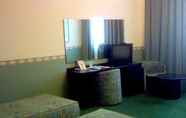 Kamar Tidur 5 Pacific Hotel Airport