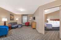 Bedroom Days Inn & Suites by Wyndham Sellersburg