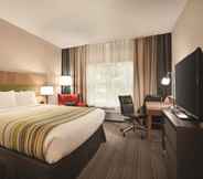 Bedroom 7 Country Inn & Suites by Radisson, Newnan, GA
