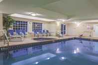 Swimming Pool La Quinta Inn and Suites Fort Myers I-75