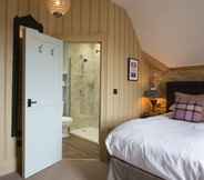 Kamar Tidur 5 Crown Hotel Stamford