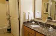 In-room Bathroom 2 Residence Inn Marriott Carlisle