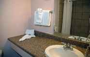 In-room Bathroom 5 Homewood Suites by Hilton Tulsa-South