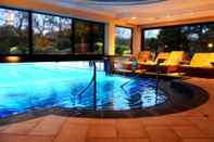 Swimming Pool Fredrick's Hotel Restaurant & Spa