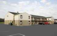 Exterior 4 Americas Best Value Inn Lancaster