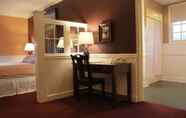 Kamar Tidur 3 County Clare Irish Hotel & Pub