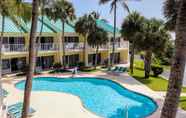 Swimming Pool 5 Jupiter Waterfront Inn