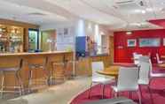 Bar, Cafe and Lounge 6 Travelodge Birmingham Central Broadway Plaza