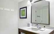 In-room Bathroom 3 Four Points by Sheraton Moncton