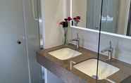 Toilet Kamar 3 ProfilHotels Opera