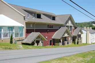 Exterior 4 Vacation Lodge