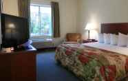 Kamar Tidur 4 Oyster Point Inn & Suites Newport News