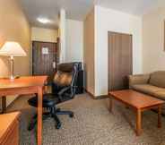 Common Space 3 Comfort Inn & Suites