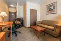 Common Space Comfort Inn & Suites
