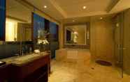 In-room Bathroom 6 Songjiang New Century Grand Hotel Shanghai