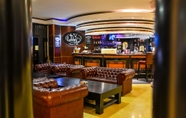 Bar, Kafe, dan Lounge 4 Phoenicia Grand Hotel