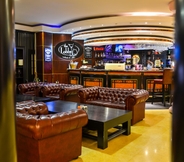 Bar, Kafe, dan Lounge 4 Phoenicia Grand Hotel