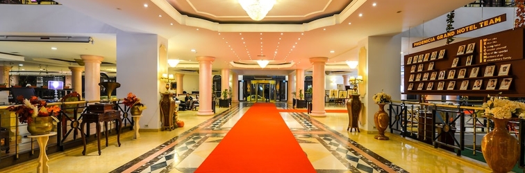 Lobby Phoenicia Grand Hotel