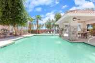 Swimming Pool Microtel Inn & Suites by Wyndham Wellton