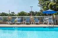 Swimming Pool Comfort Inn & Suites