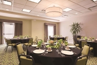 ห้องประชุม Hilton Garden Inn Akron Canton Airport