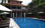 Swimming Pool 3 Hotel Puri Raja