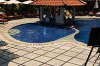 Swimming Pool Hotel Puri Raja