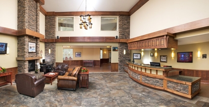 Lobby 4 Gold Eagle Lodge