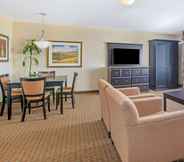 Ruang untuk Umum 3 La Quinta Inn & Suites by Wyndham Paso Robles