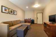 Common Space Comfort Inn & Suites Galt - Lodi North