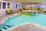 Swimming Pool Courtyard by Marriott Lake Placid