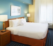 Bedroom 6 Fairfield Inn & Suites by Marriott Atlanta Stonecrest