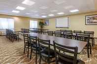 Functional Hall Comfort Inn And Suites