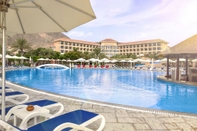 Hồ bơi Fujairah Rotana Resort & Spa