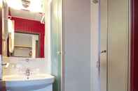 Phòng tắm bên trong Hotel Gambetta