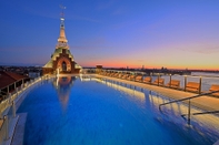 Swimming Pool Hilton Molino Stucky Venice