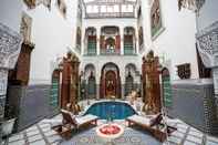 Hồ bơi Riad Arabesque