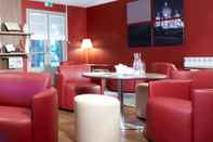 Bar, Cafe and Lounge Hotel Campanile Les Ulis