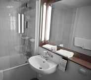 Toilet Kamar 6 Campanile Dreux