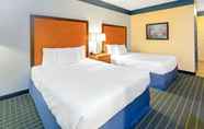 Kamar Tidur 4 La Quinta Inn & Suites by Wyndham Shawnee