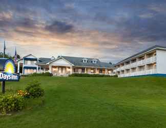 Exterior 2 Days Inn by Wyndham Petoskey