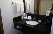 In-room Bathroom 4 Days Inn by Wyndham Petoskey