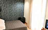 Kamar Tidur 5 Hotel Bilbao Jardines