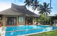 Kolam Renang 3 The Zuri Kumarakom Kerala Resort & Spa