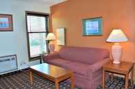 Common Space Great Lakes Inn and Suites