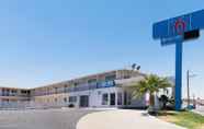 Exterior 4 Motel 6 Barstow, CA - Route 66