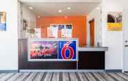 Sảnh chờ 2 Motel 6 Barstow, CA - Route 66