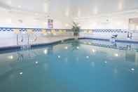 Swimming Pool Fairfield Inn & Suites by Marriott El Centro