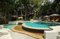 สระว่ายน้ำ Baan Krating Phuket Resort