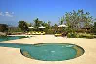 Swimming Pool Baan Krating Pai Resort